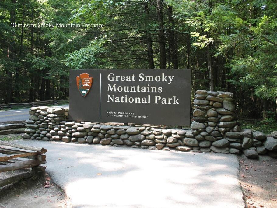 Secluded Mtn View New! 10 Mins To Gatlinburg Or Park Villa Exteriör bild